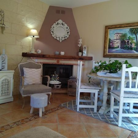 Laurel De La Reina Bed & Breakfast - Boutique La Zubia  Exteriör bild