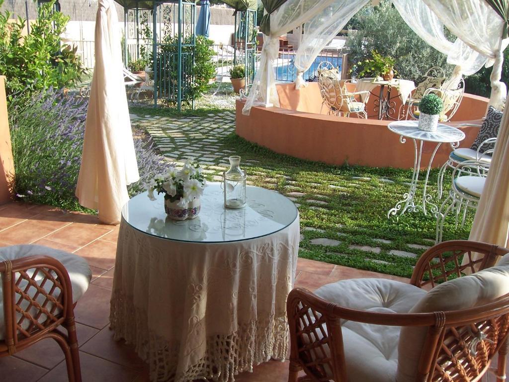 Laurel De La Reina Bed & Breakfast - Boutique La Zubia  Exteriör bild