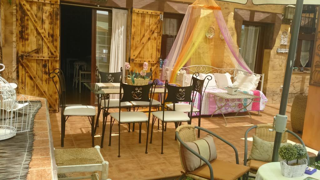 Laurel De La Reina Bed & Breakfast - Boutique La Zubia  Exteriör bild