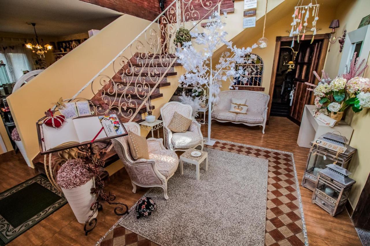 Laurel De La Reina Bed & Breakfast - Boutique La Zubia  Exteriör bild